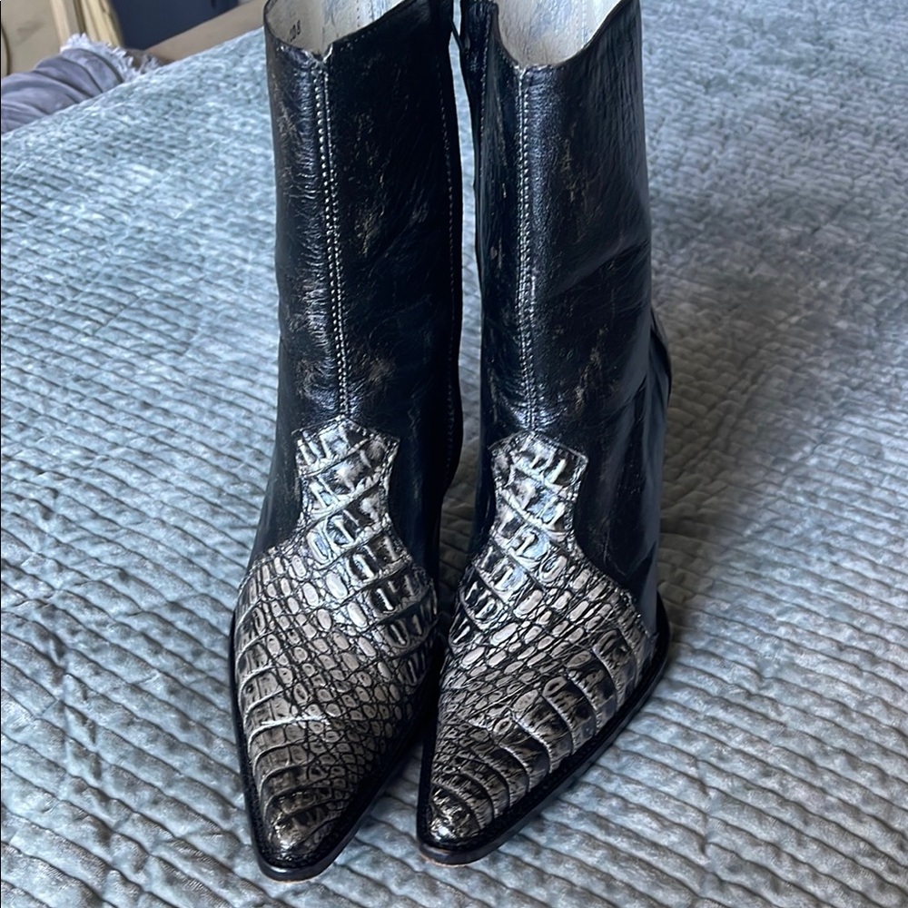 Black Croc-Embossed Women's Boots